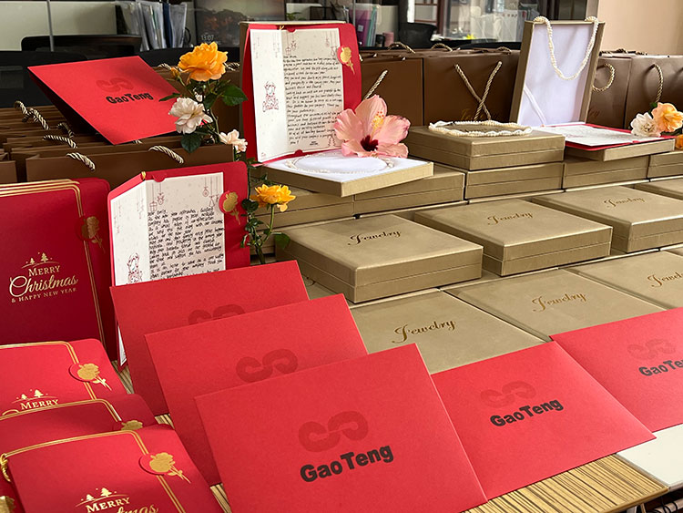 Gao Teng Clothing wishes you a Merry Christmas in 2026 and a prosperous New Year!